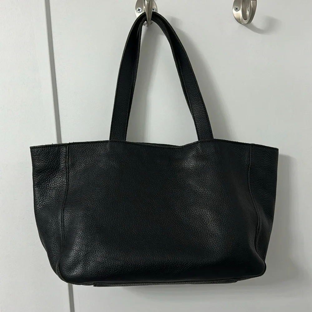 Black leather tote - Picture 9 of 11